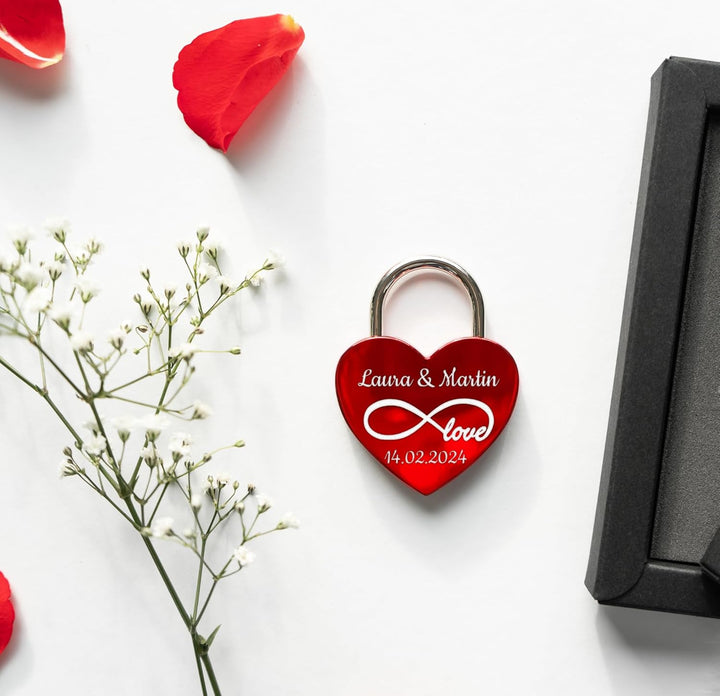 Geschenkfreude Liebesschloss mit Gravur - witterungsbeständig - personalisierte Geschenke für Frauen