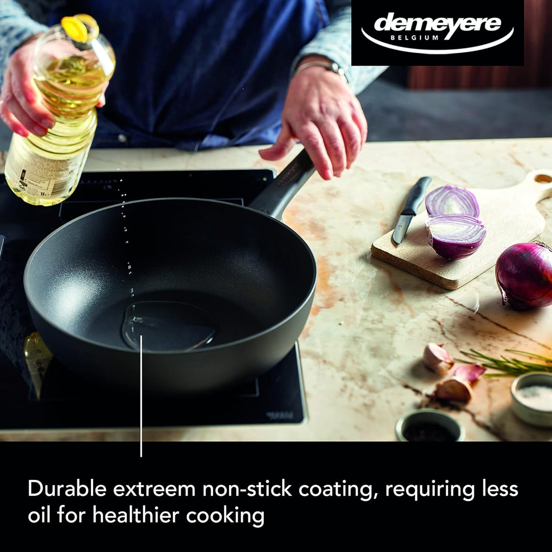 demeyere Alu Classico 3 Duraslide® Hochwertiger Wok fuer Induktion und alle anderen Herdarten, Antih