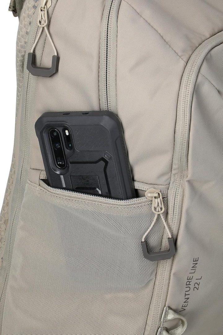 Travelite Rucksack VENTURE LINE M, 31x44,5x17 cm, 22 L, robustes Nylon, Laptopfach 15,6 Zoll, Trolle