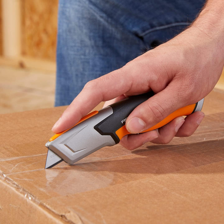 Fiskars Pro Sicherheits-Universalmesser mit einziehbarer Klinge, Länge 17,7 cm, Rostfreier Stahl/Kun