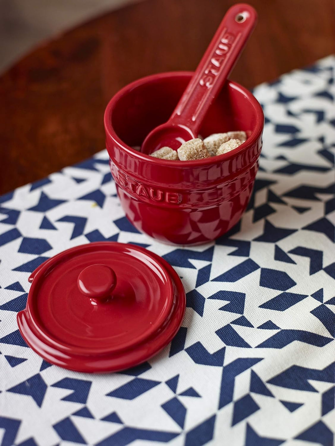 STAUB Zuckerdose mit Löffel Kirschrot 9 cm 9 cm Kirschrot, 9 cm Kirschrot