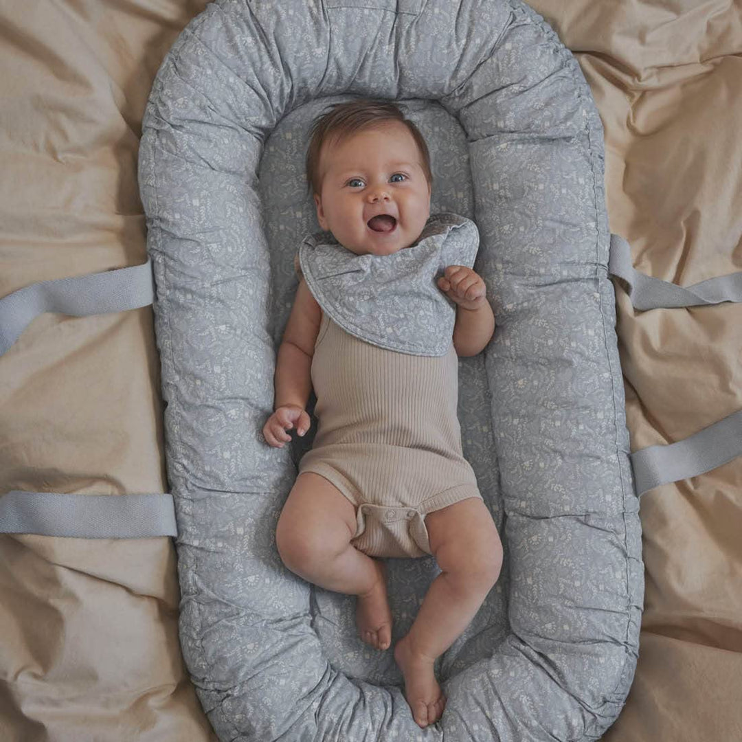 Elodie Details Babynest Kuschelnest Tragbare Babynestchen Neugeborene Kokon für Babys und Säuglinge,