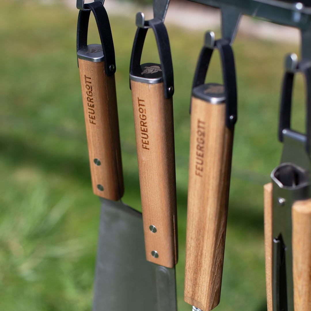 FEUERGOTT Grillbesteck-Set 4 Teile Edelstahl, Zedernholz, Lederschlaufen, Grillbesteck mit Grillzang