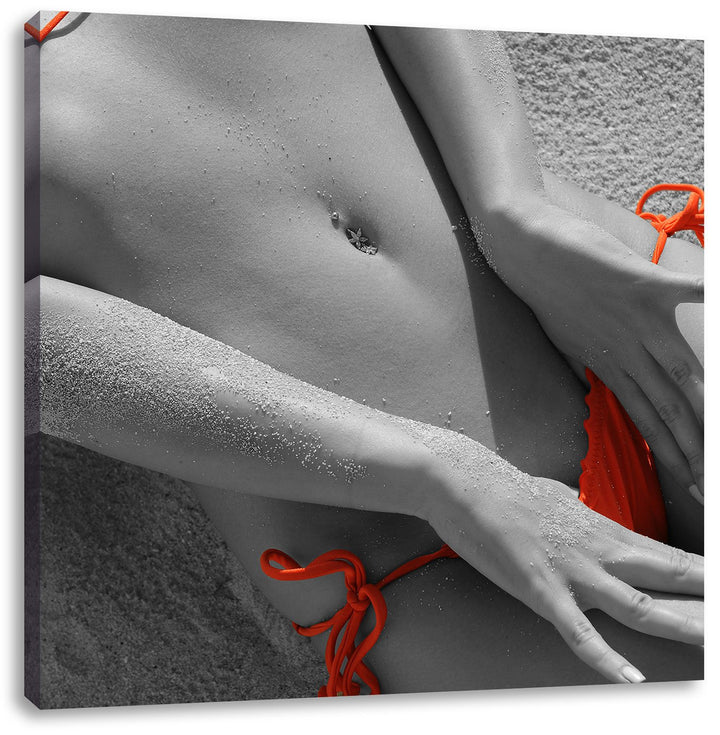 Pixxprint Sexy Frau im Bikini am Strand Schwarz/Weiss, Format: 70x70 auf Leinwand, 70x70