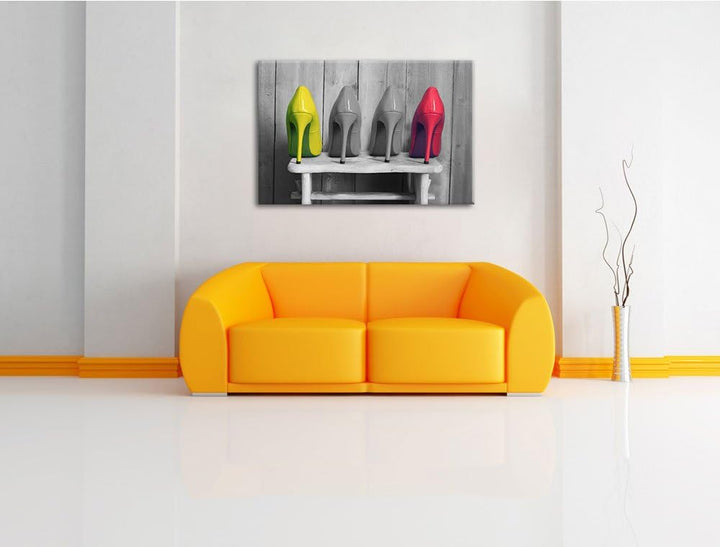 High Heels auf Hocker schwarz/weiss Format: 100x70 auf Leinwand, XXL riesige Bilder fertig gerahmt m