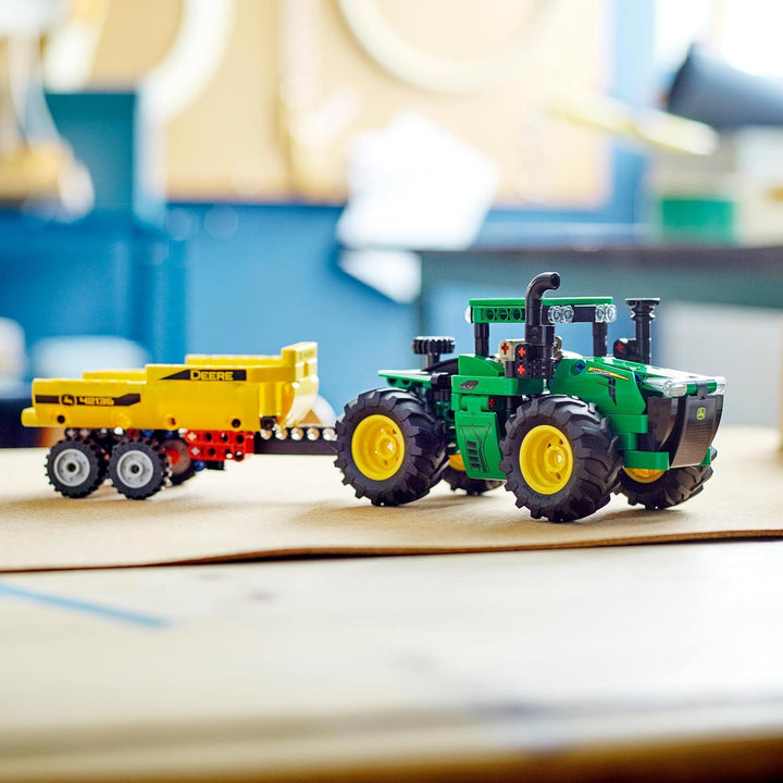 LEGO Technic John Deere 9620R 4WD Tractor, mit kippbarem Anhänger, klassisches Bauernhofspielzeug fü
