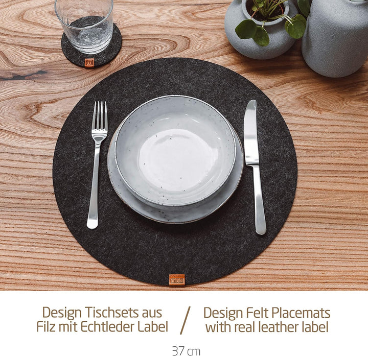 Miqio® Design Runde Tischsets aus Filz abwaschbar | Mit Marken Echtleder Label und Glasuntersetzer |