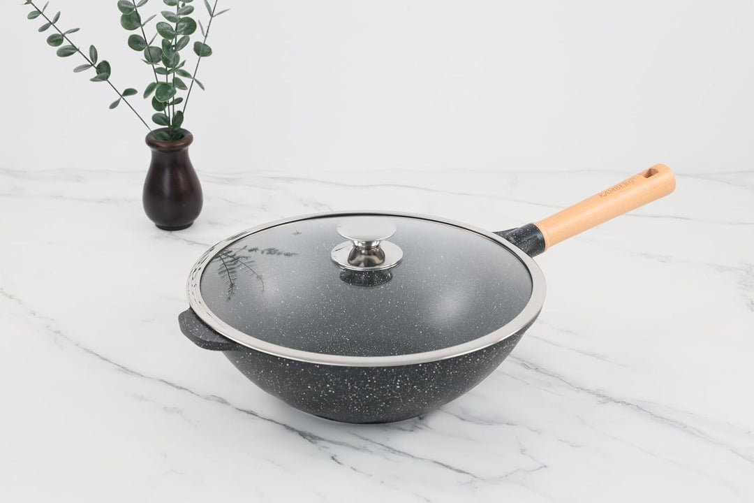KAMBERG - Wok 32 cm – 5,0 Liter – fester Griff aus Holz – Aluminiumguss – Steinbeschichtung – Glasde