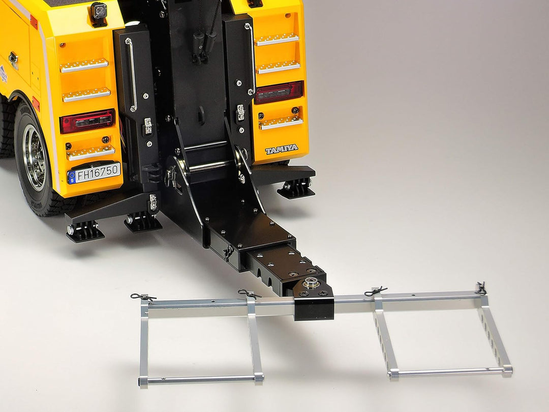 TAMIYA 56362 1:14 Volvo FH16 Abschlepper 8x4, Bausatz zum Zusammenbauen, RC Truck, fernsteuerbarer,