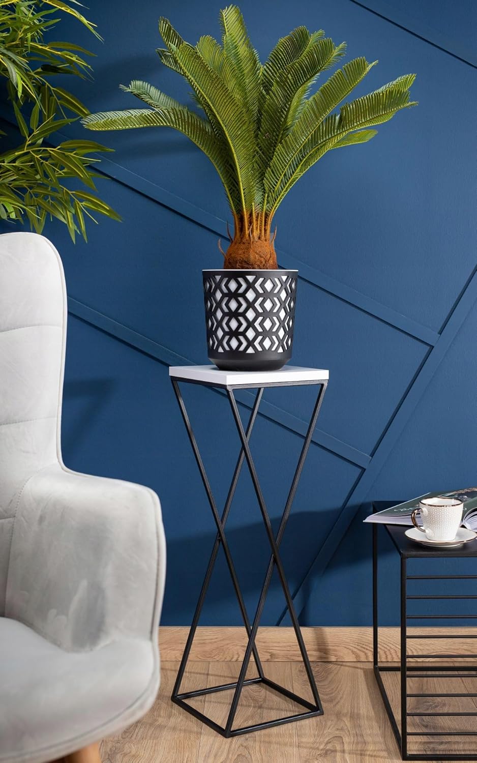Pflanzenständer Metall 70 cm Hoch - Stabiler und Fester Blumenhocker mit Weiss MDF-Platte auf Schwar