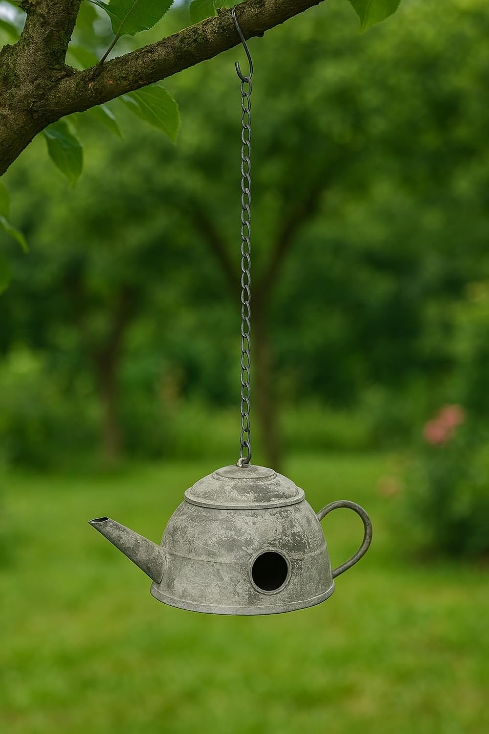 Nistkasten Teekessel an Kette - Balkon und Garten - Nistkasten für Vögel