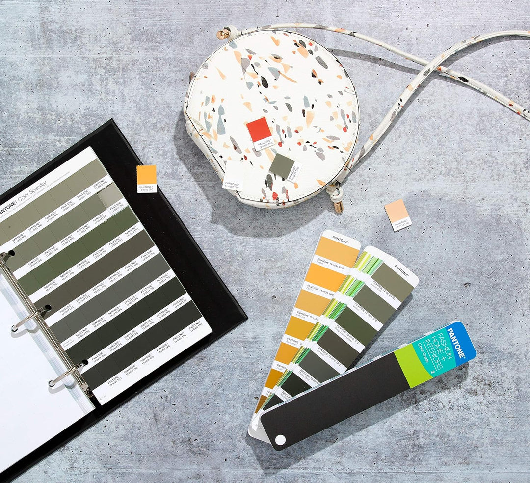 PANTONE FHIP230A Color Specifier and Guide Set – Color Specifier mit herausnehmbaren Chips und zwei