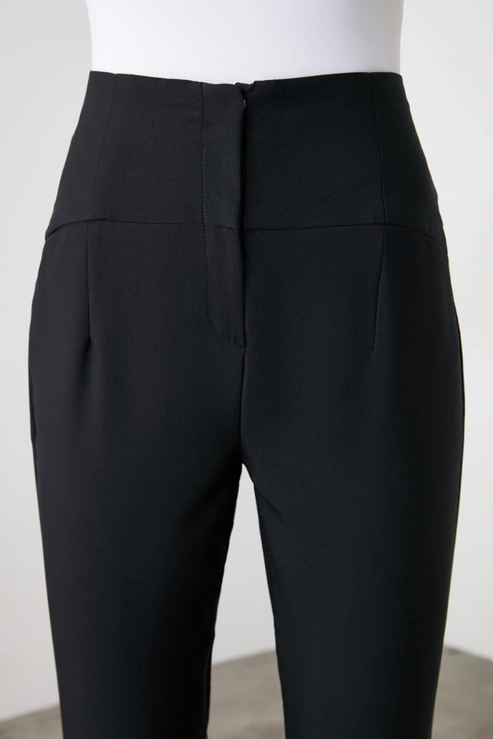 TRENDYOL Frau Mittlerer Bund Straight Leg Zigarettenschnitt Hose 36 Schwarz, 36 Schwarz