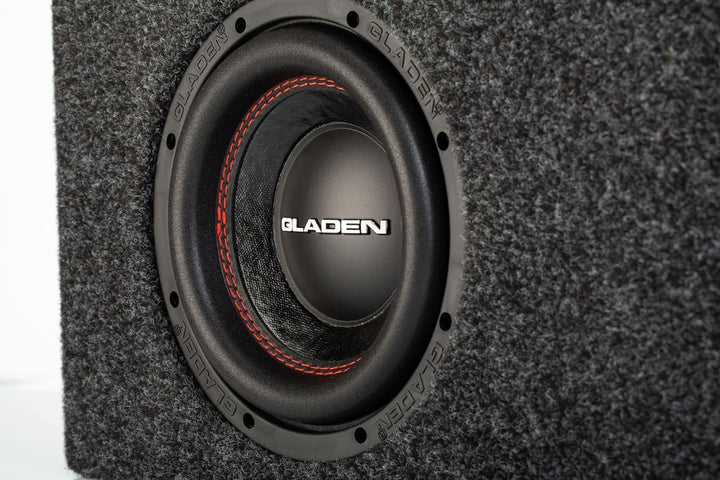 Gladen RSX08 Slim-VB-CU-AV | 20cm Bassreflex Downfire Aktiv-Subwoofer