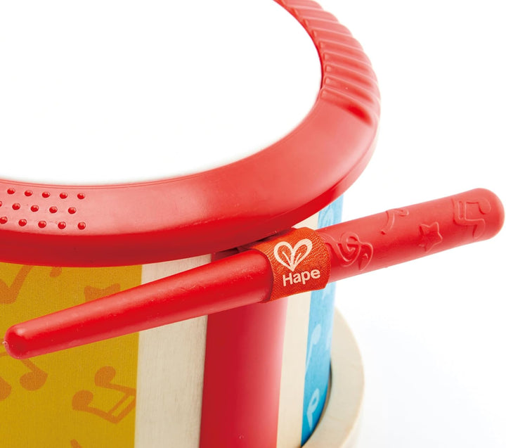 Hape Doppelseitige Holztrommel - Musikspielzeug für Kleinkinder, beidseitige Trommelflächen und stab
