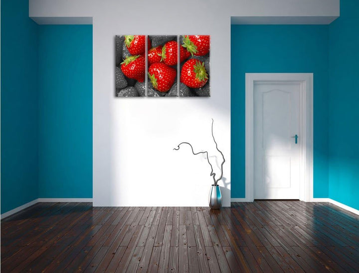 Pixxprint Leckere Knallrote Erdbeere / 3-Teilig/Gesamtmass 120cm Leinwandbild bespannt auf Holzrahme