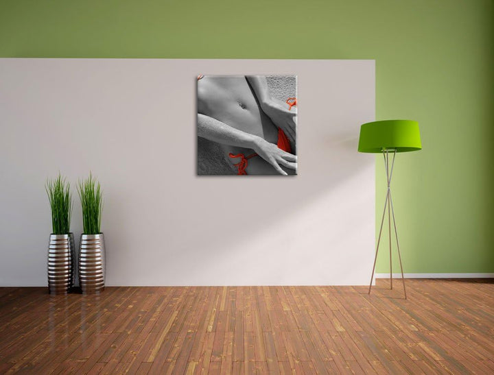 Pixxprint Sexy Frau im Bikini am Strand Schwarz/Weiss, Format: 70x70 auf Leinwand, 70x70