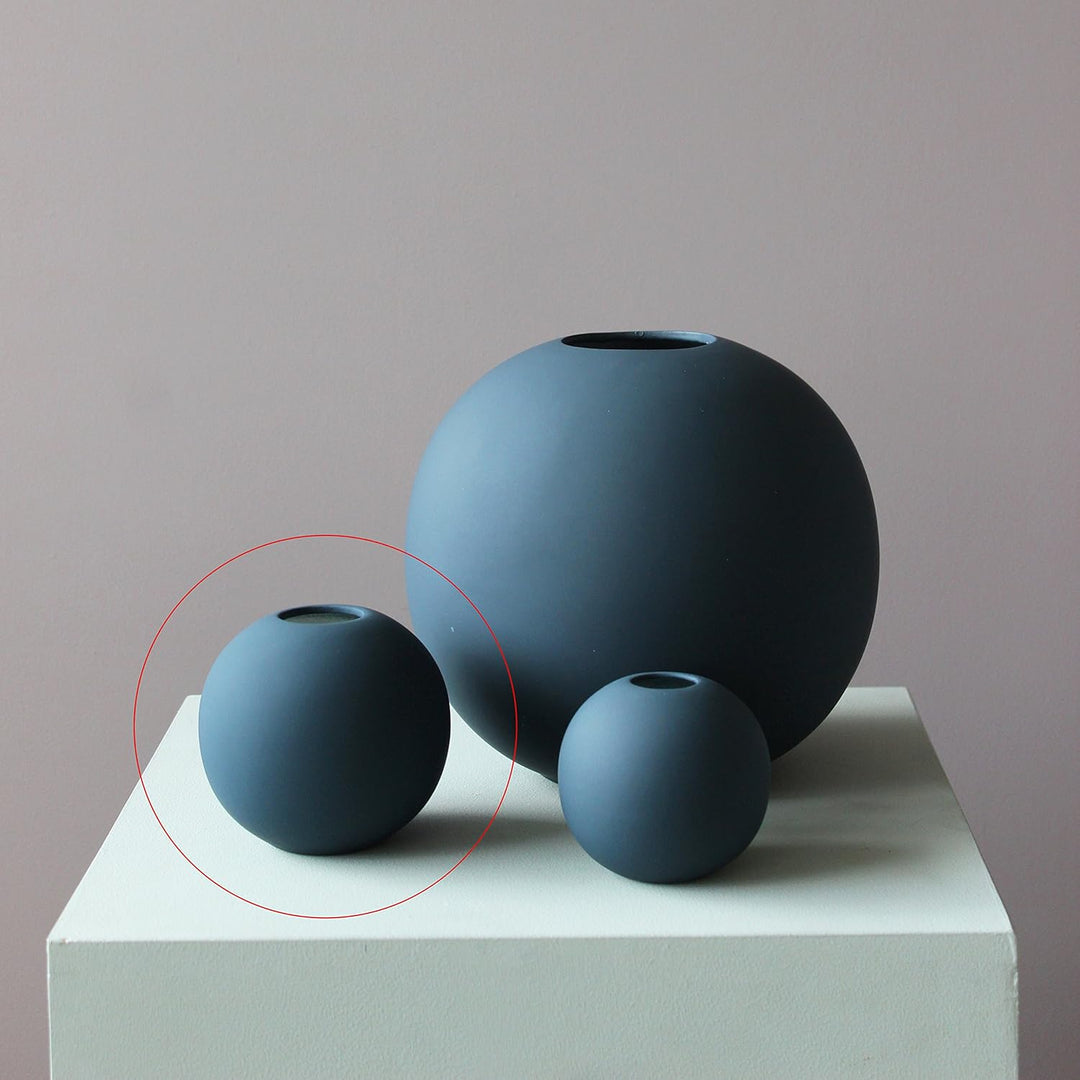 Cooee Design Ball Vase 10cm Midnight Blue Ø : 10, H: 9 CM Midnight Blue, Ø : 10, H: 9 CM Midnight Bl
