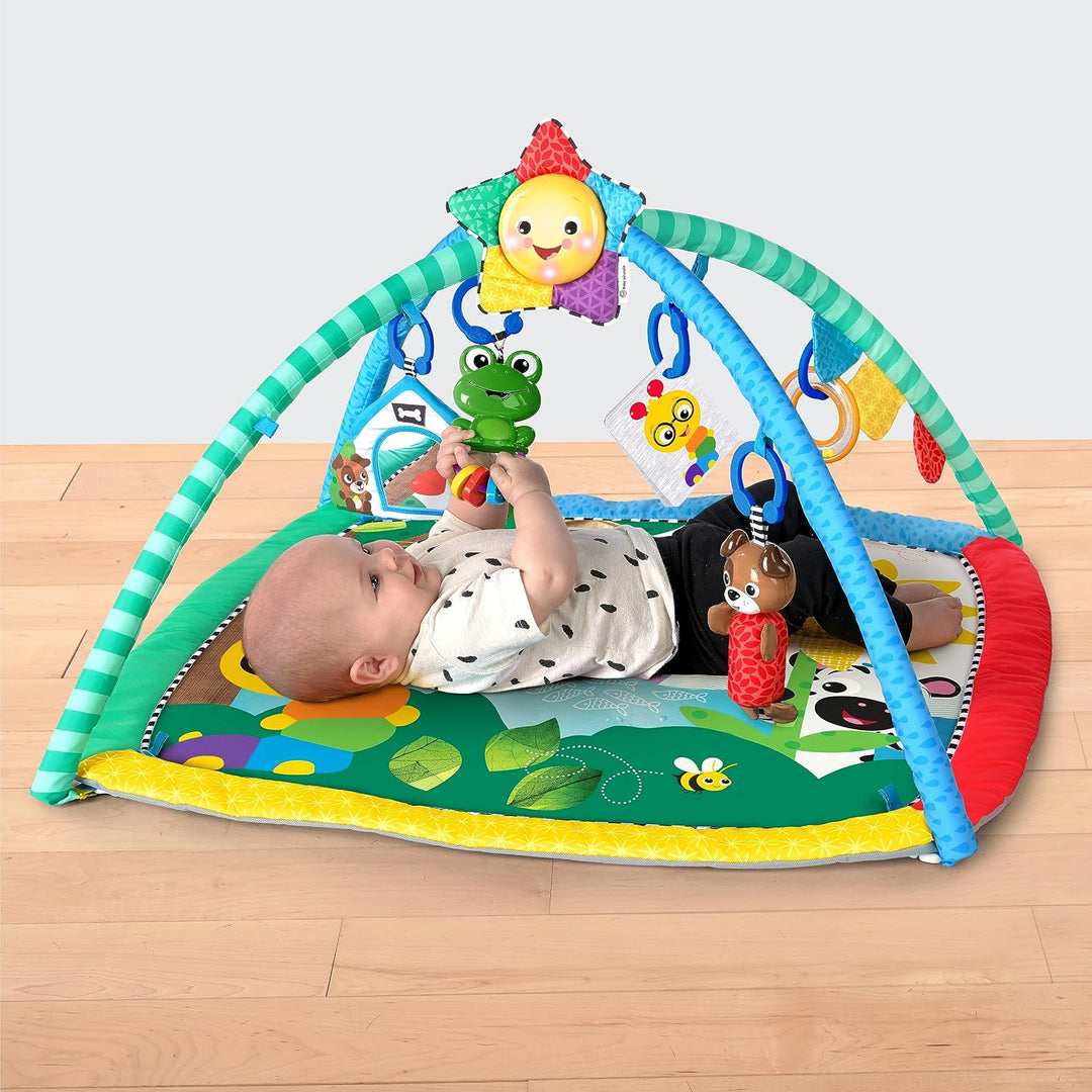 Baby Einstein Caterpillar und Friends Spieldecke mit Spielbogen, abnehmbaren Spielzeugen, Lichteffek