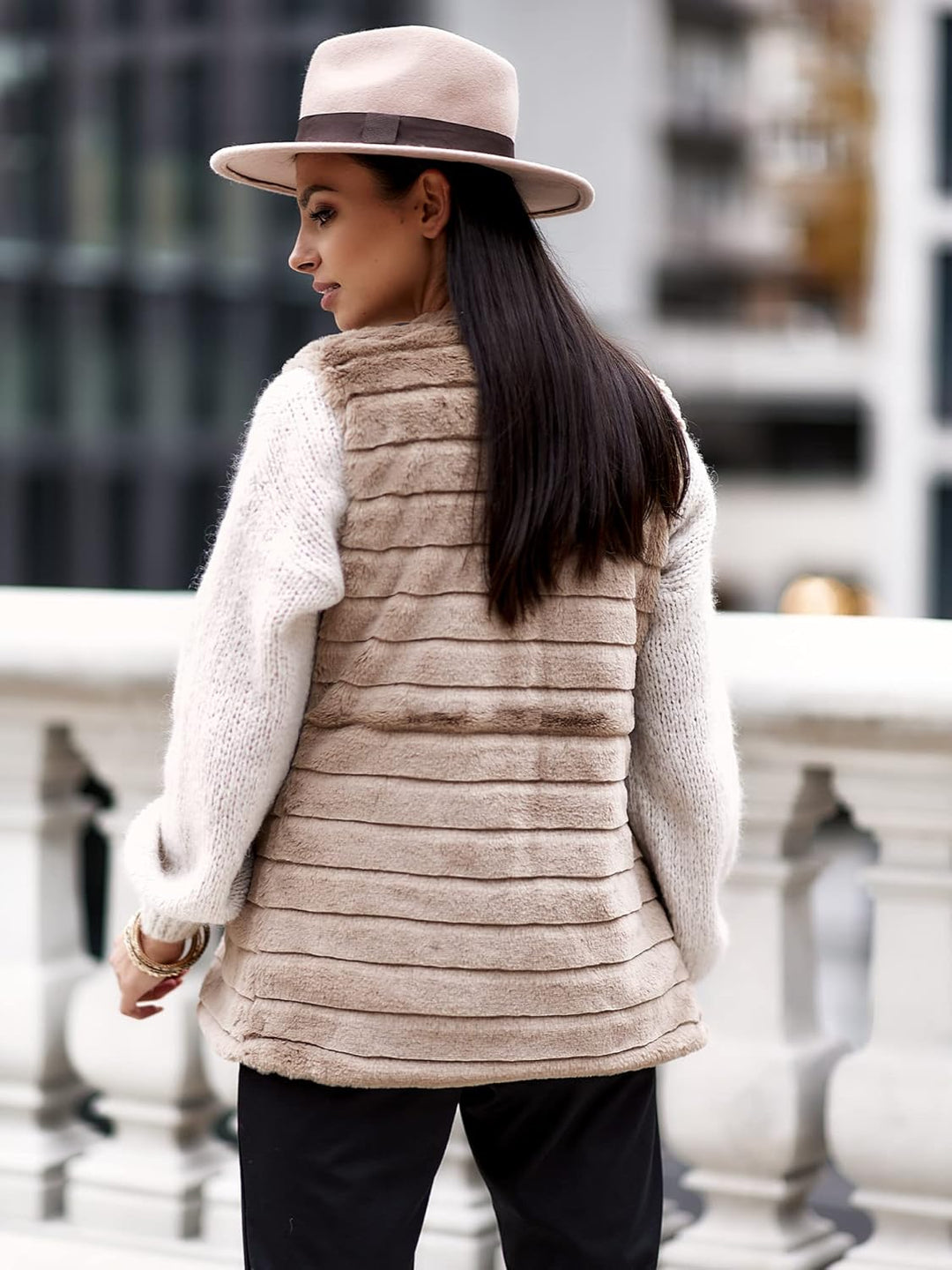 Och Bella Weste für Damen, Weich und Flauschig, Kurze Fellweste, Perfekt für Kältere Tage, Stylische