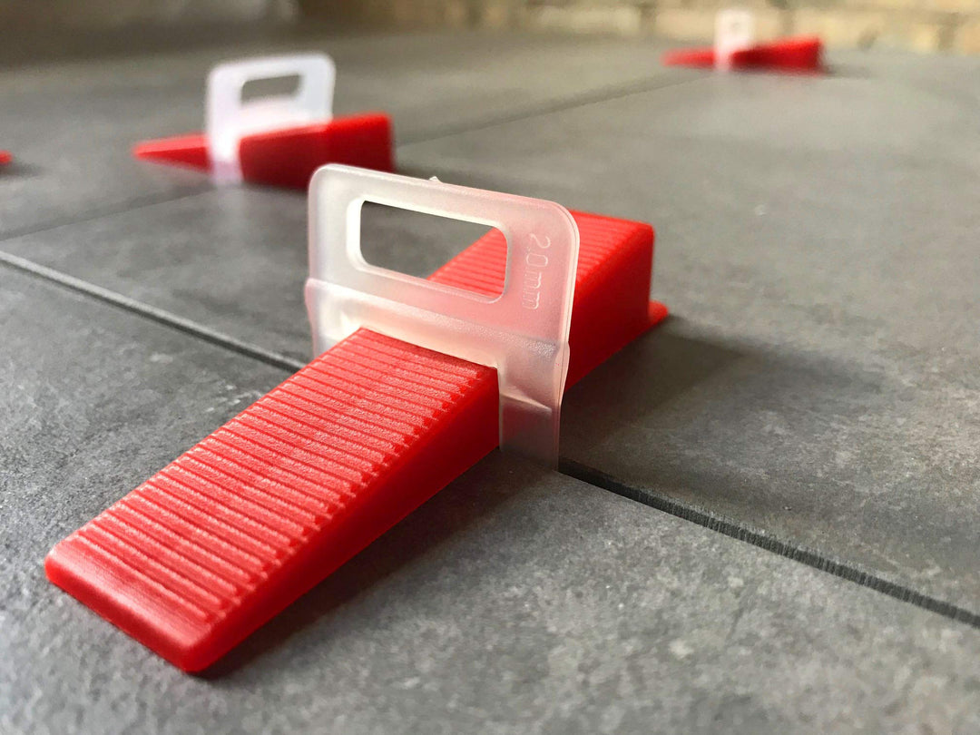 1000 Zuglaschen 200 Keile 2mm Das GÜNSTIGE Fliesen Nivelliersystem Set Laschen Verlegehilfe für Flie