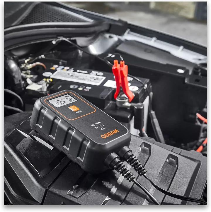 OSRAM BATTERYcharge 904, KFZ-Batteriewartungsgerät 12V, mobiles KFZ Batterieladegerät für PKW & Moto