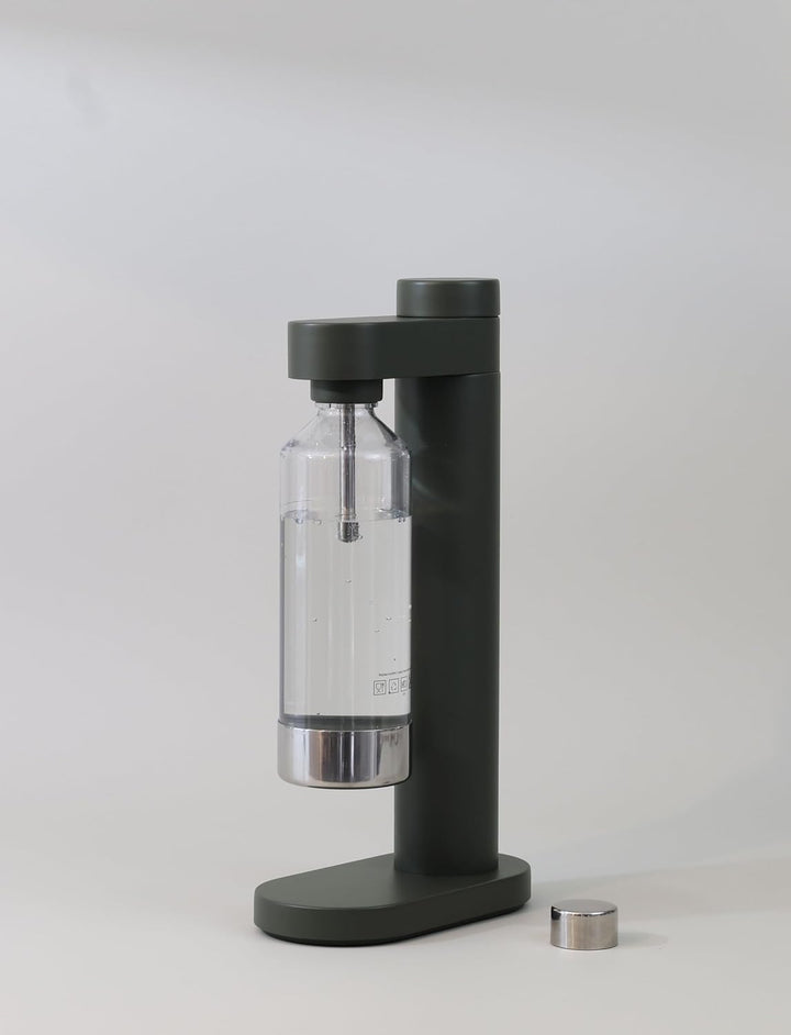 Stelton Brus Wassersprudler mit Flasche, Premium Carbonator für Wasser mit CO2 - Einstellbare Sprude