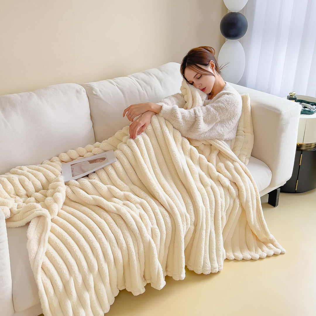 Kuscheldecke 200x230 cm - Warme Flausige Bettüberwurf Decke und Sofadecke Mama, Frauen und Freundin