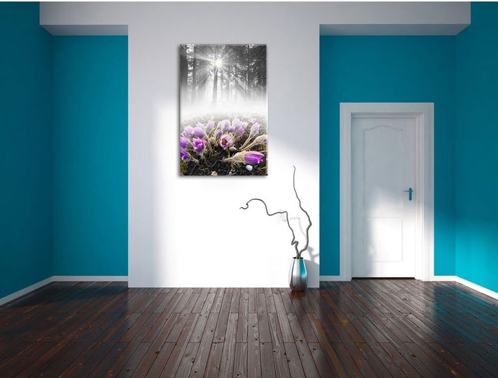 Pixxprint blühende lila Blumen im Wald B&W Detail, Format: 100x70 auf Leinwand, 100x70