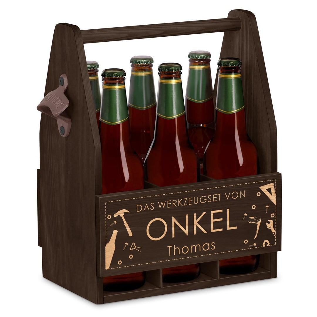 Maverton Bierträger für 6 Flaschen 0,5L + Gravur - Männerhandtasche mit Flaschenöffner - Grösse: 25x