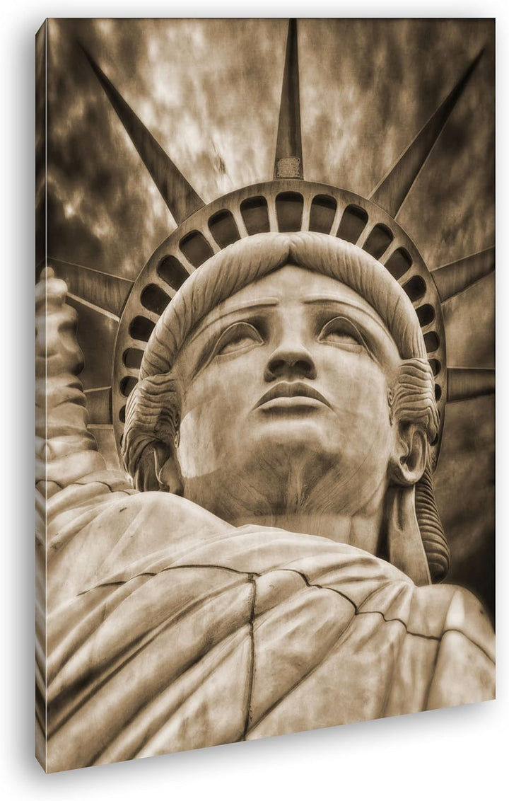 deyoli gigantische Freiheitsstatue Format: 80x60 Effekt: Sepia als Leinwandbild, Motiv fertig gerahm