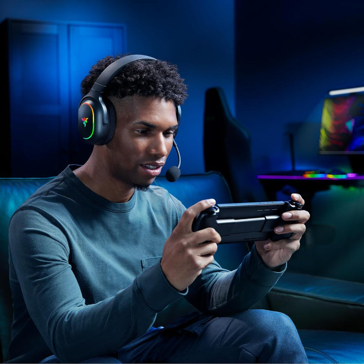 Razer Barracuda X Chroma - kabelloses Multiplattform-Gaming-Headset mit 6 Zonen Chroma RGB (SmartSwi