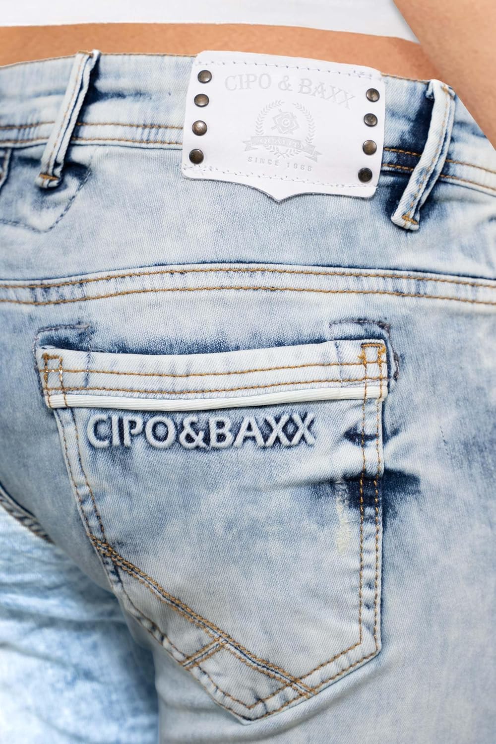 Cipo & Baxx Damen Jeans mit verzierten Gesässtaschen Stilvolle Passformen für jeden Anlass Komfort D