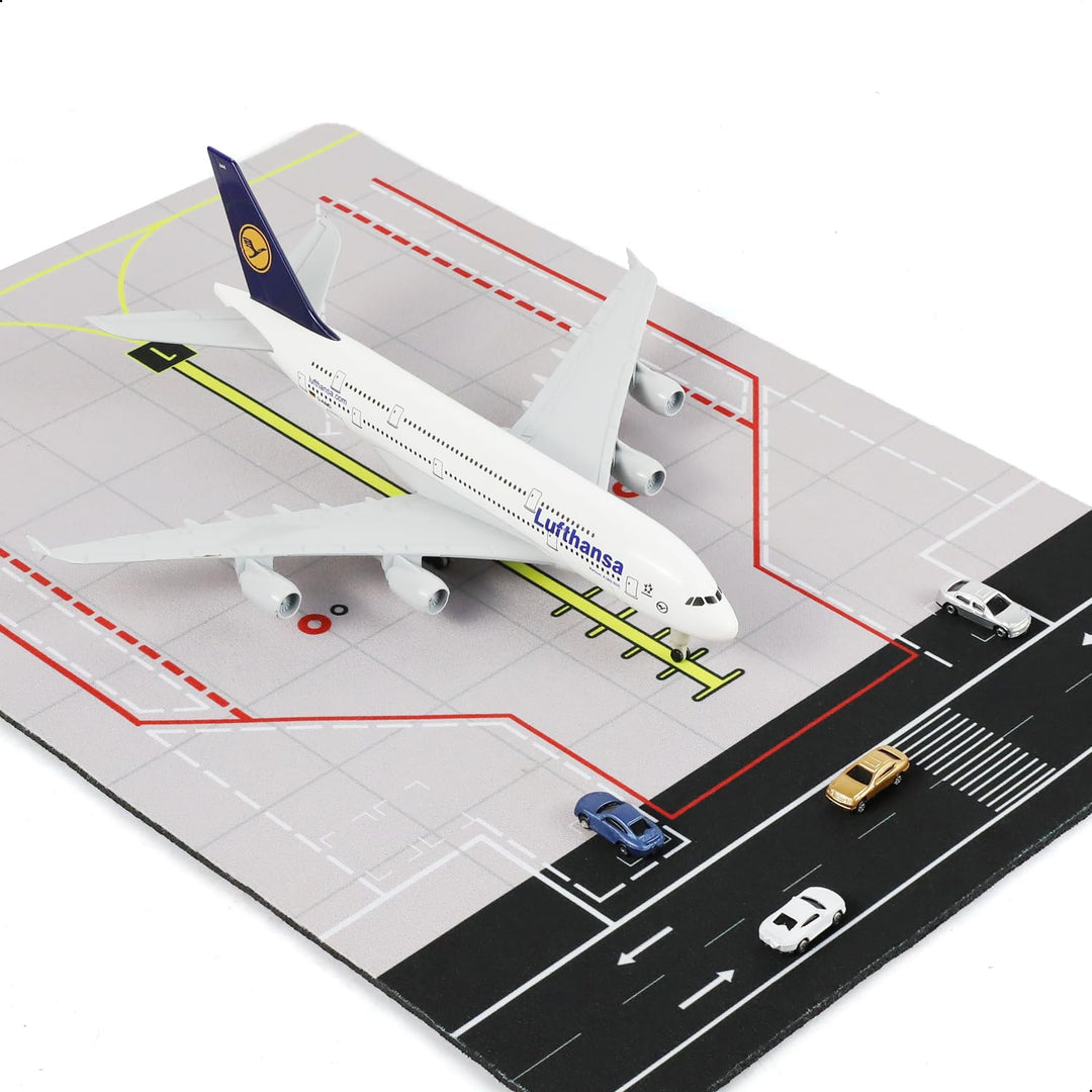 1/300 A380 Flugzeugmodell für Lufthansa mit Gummiflughafenmatte und 5 Autos für Diecast Metall Flugz