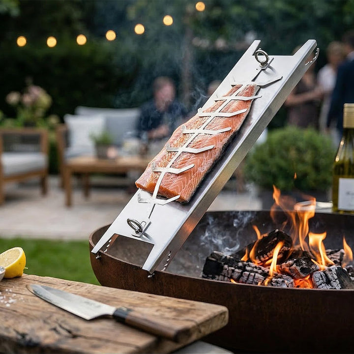 QWORK® Flammlachsbrett 304 Edelstahl, 52 * 11.5 * 3cm Flammlachshalter, für Feuerschale, Kugelgrill