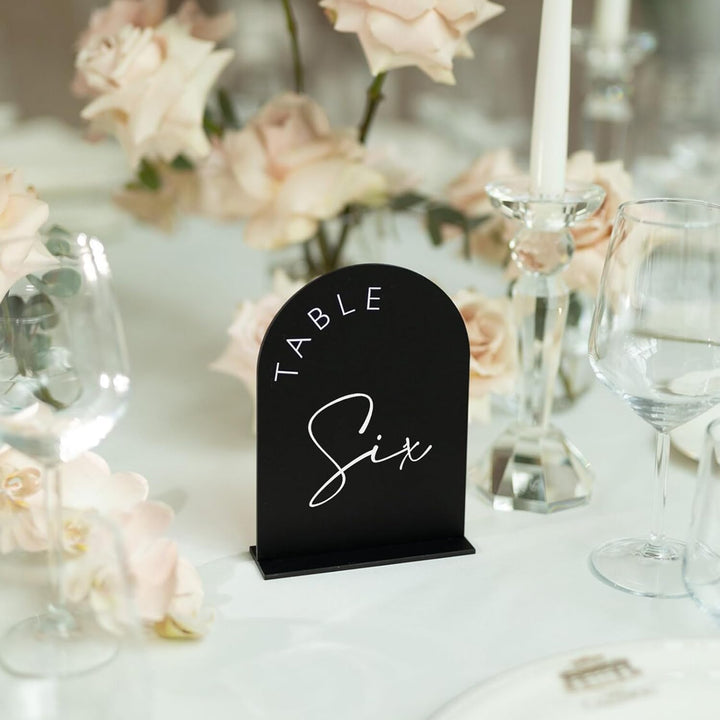 Black Arch Hochzeitstischnummern mit Ständer 1–15, 12.7x17.8 cm, schwarzes Acrylbogenschild mit Halt