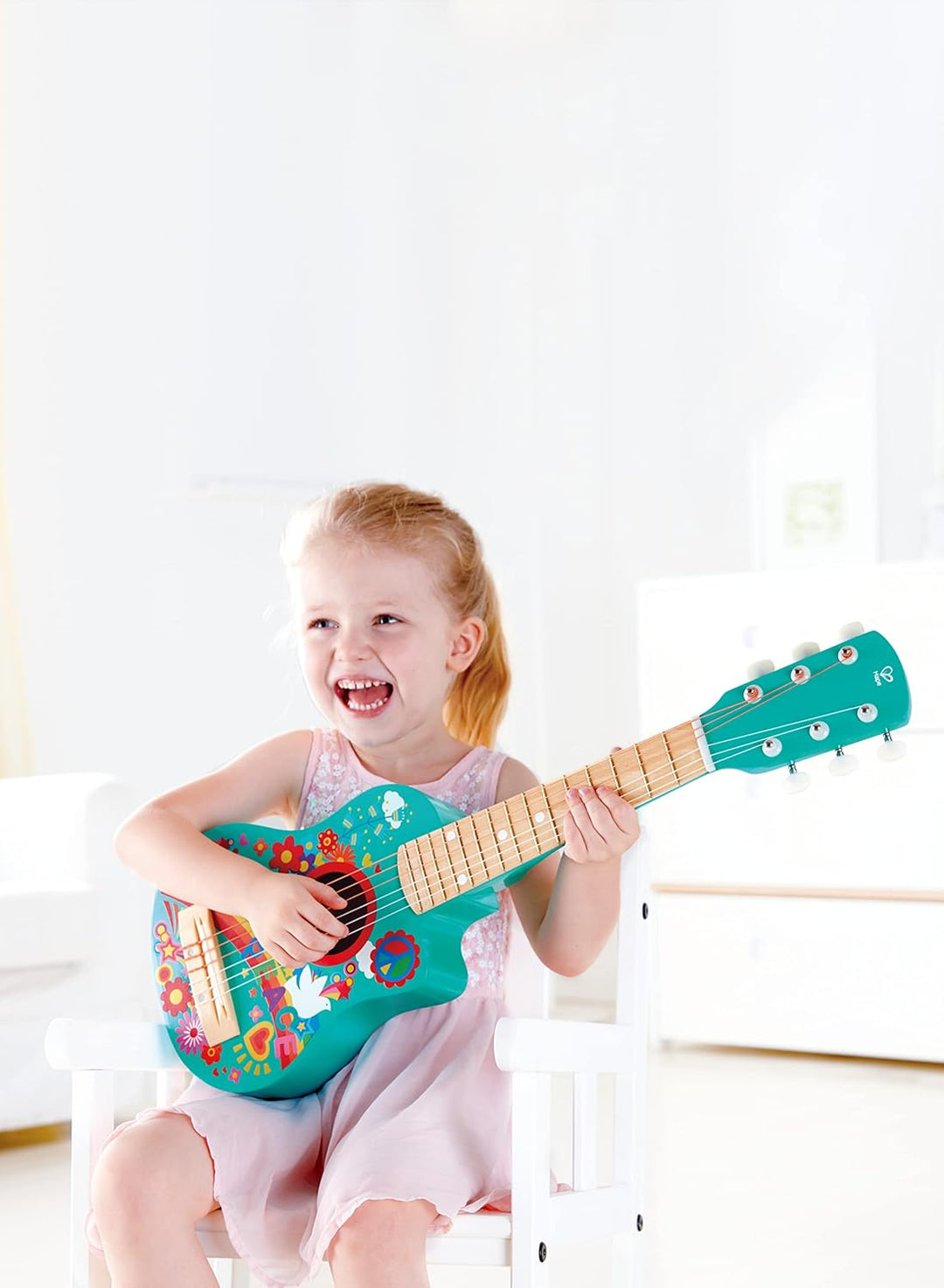 Hape Gitalele Flower-Power, Spielzeug Musikinstrument für Kinder ab 3 Jahre Mehrfarbig, Mehrfarbig