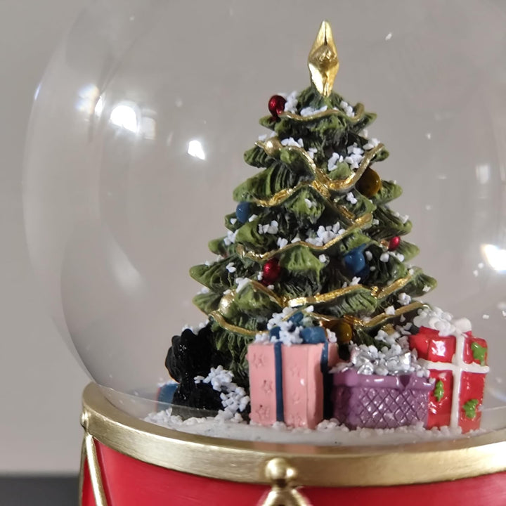 Heaven Sends Weihnachtsbaum auf Trommelsockel Schneekugel