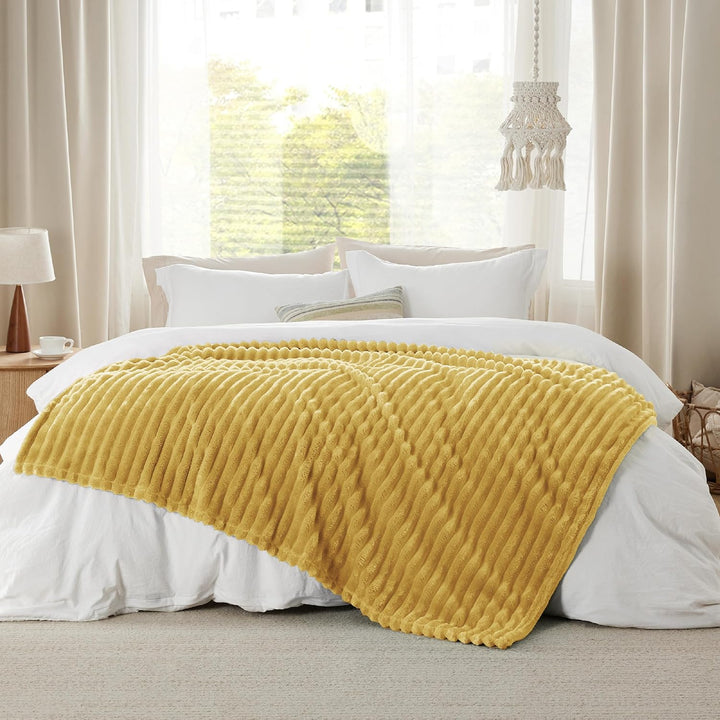 BEDSURE Kuscheldecke für Zimmer Deko - Wolldecke & Fleecedecke, Sofadecke, Weiche Warme Grobe Kordde