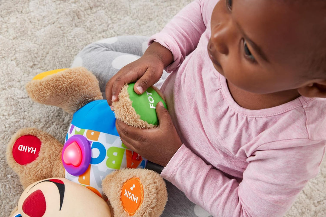 Fisher-Price Lernspass-Hündchen mit drei Stufen | sprechendes Kuscheltier mit Musik als Kinderspielz