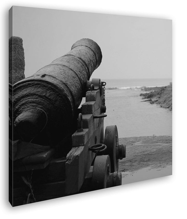 deyoli alte Kanone am Küstenufer Format: 70x70 Effekt: Schwarz&Weiss als Leinwandbild, Motiv auf Ech