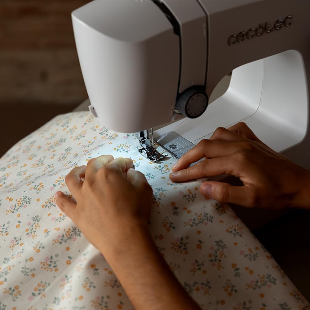 Cecotec Nähmaschine, kompakt und tragbar, 15 Stiche, für Anfänger, BelleCouture 1500, manuelles Knop