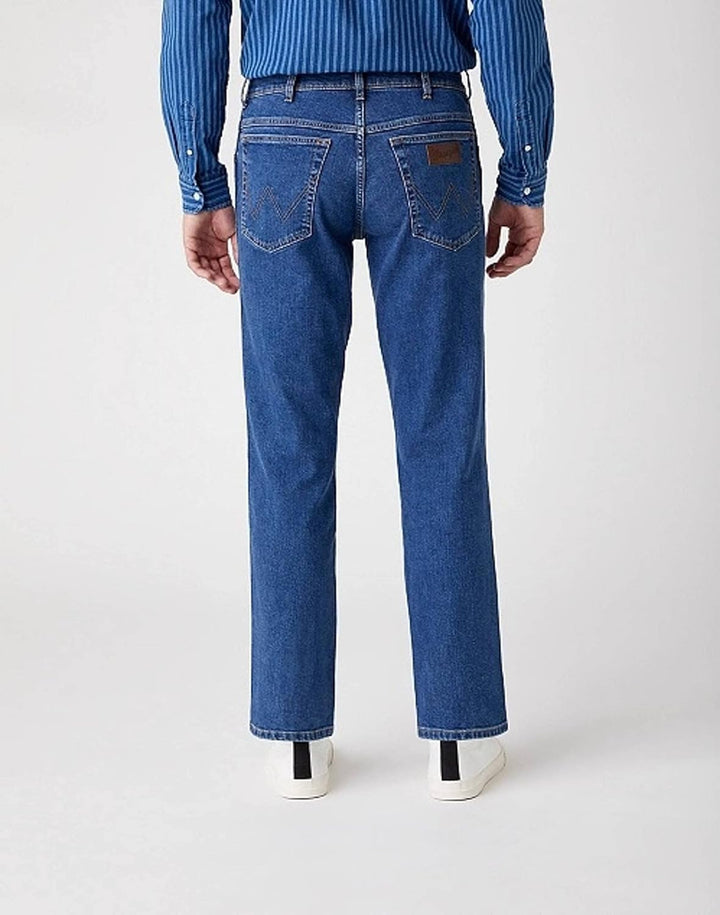 Wrangler Herren Jeans Texas - Regular Fit - Blau - Arm Strong W29-W50 Stretch 40W / 34L Best Rocks,