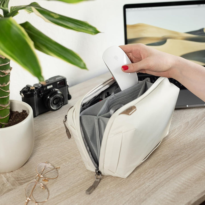 Peak Design Tech Pouch Bone Organizer-Tasche für Smartphones, Kabel etc. (Beige)
