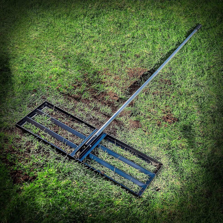 KADAX Rasenrakel 89x29cm mit Stiel, Nivellierrechen für Rasenpflege, Rasenplanierrechen zum Nivellie
