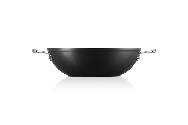 Le Creuset Aluminium-Antihaft Wok, Ø 28 cm, PFOA-frei, Für alle Herdarten inkl. Induktion geeignet,