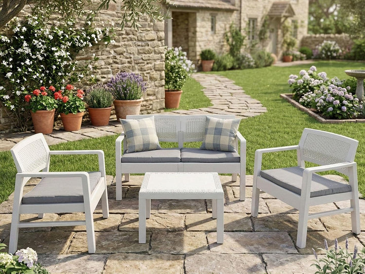 Dmora Indoor- und Outdoor-Lounge bestehend aus: 2 Sesseln, 1 Zweisitzer-Sofa und 1 Couchtisch, mit K