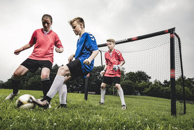 HUDORA Fussballtor Pro Tect - Torwand für Kinder und Erwachsene - Fussball Tor 240 x 160 cm für Gart