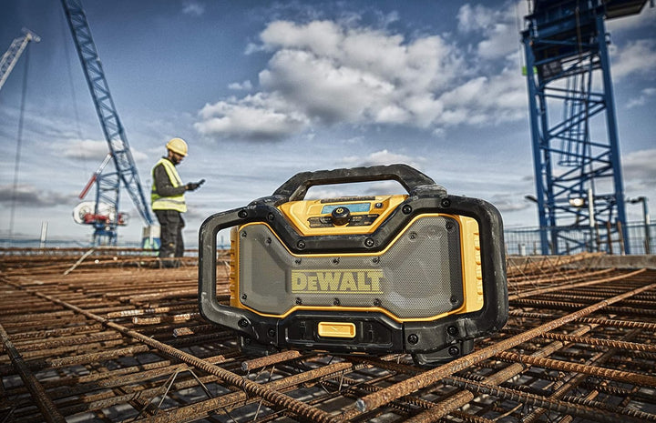 Dewalt Akku- und Netz-Radio (mit Ladefunktion, DAB+ und AM/FM-Stereo, leistungsstarke Lautsprecher,