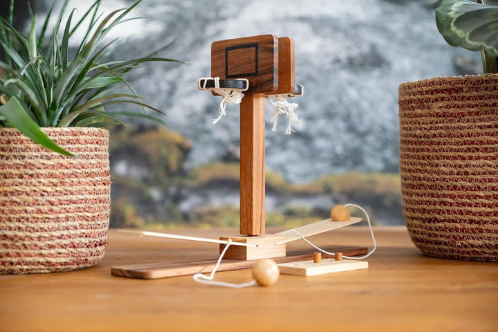 LOGOPLAY Basketball für 2 Spieler- Geschicklichkeitsspiel aus Holz - Montessori, 2 Spieler